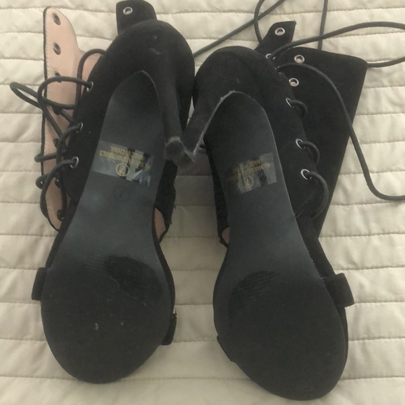 Hot and sexy black stilettos - Picture 4 of 4